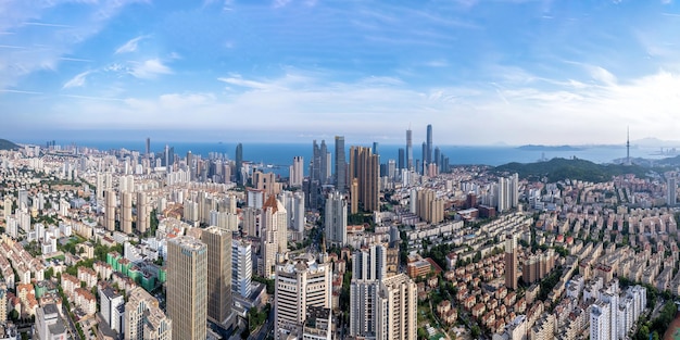 Photo aérienne du paysage urbain dans la région de la baie côtière de Qingdao