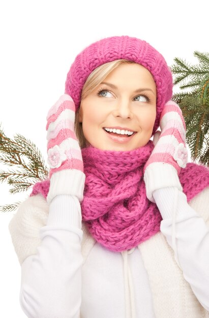 photo de belle femme au chapeau d'hiver