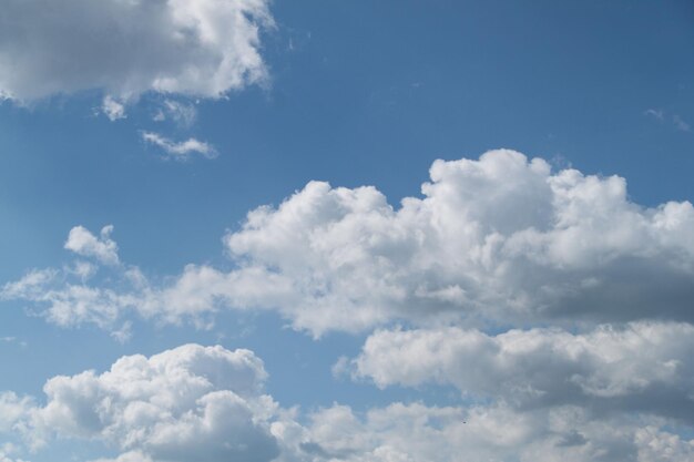 Une photo d'un ciel nuageux Fond de ciel nuages naturels