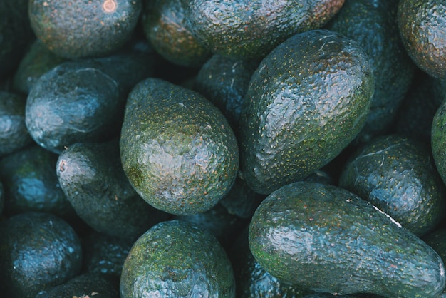 Une photo complète d'avocat à vendre.