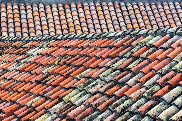 Une photo complète des carreaux de toit