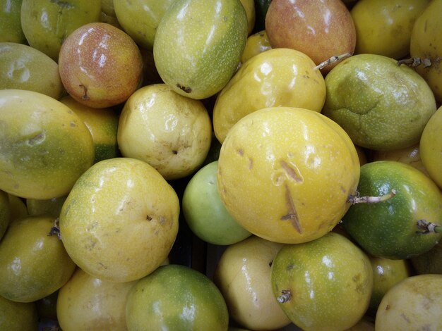 Photo photo complète de fruits à vendre sur le marché