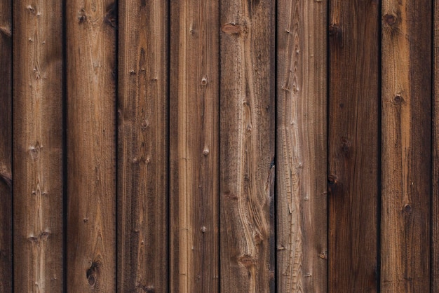 Une photo complète d'une planche de bois