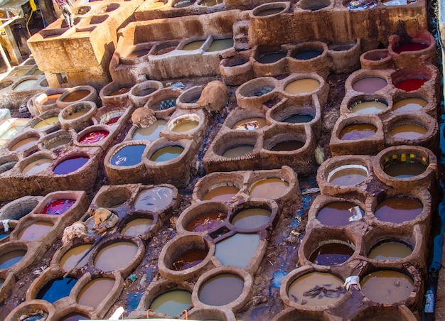 Photo une photo complète de la tannerie de cuir