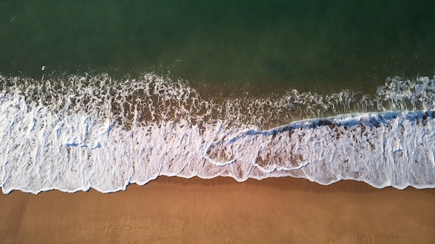 Photo photo de drone aérien de la plage espagnole de la costa brava