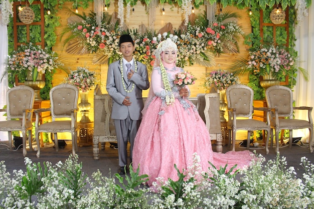 photo du bonheur de la cérémonie de mariage indonésienne