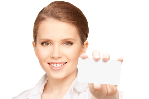 photo de femme avec carte de visite sur blanc