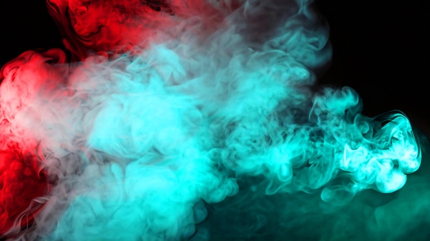 Photo gratuite fumée abstraite rouge et turquoise sur fond noir foncé