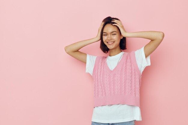 Photo jolie fille baskets gilets t-shirt mode Lifestyle inchangé