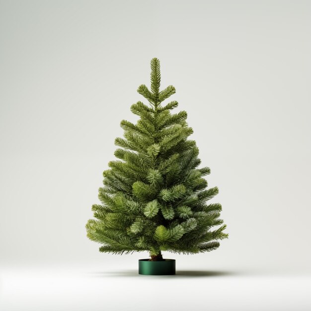 Une photo joyeuse d'un arbre de Noël avec des ornements colorés isolés sur blanc