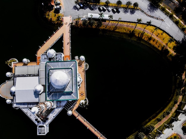 Photo une photo de la mosquée prise par un drone