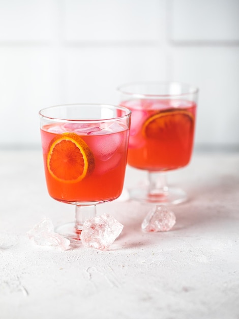 Photo de nourriture cocktail orange rouge