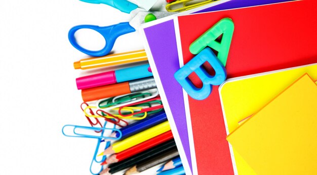 Photo d'outils d'éducation scolaire ou d'équipement de bureau