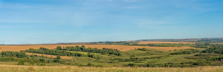 Photo photo panoramique du paysage de l'altitude à la plaine inondable de la rivière