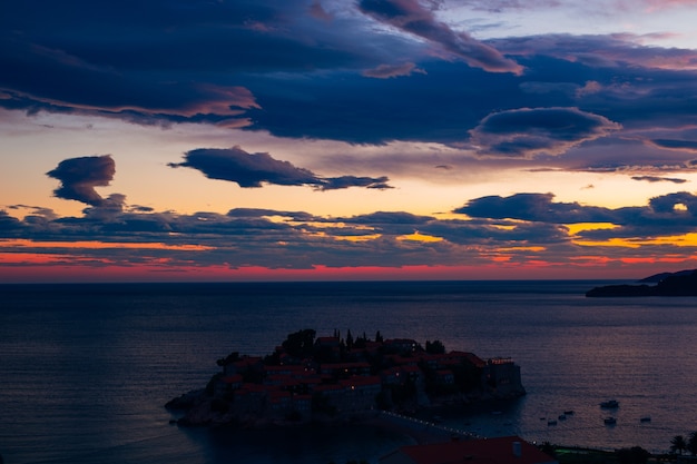 Photo panoramique de l'île de sveti stefan