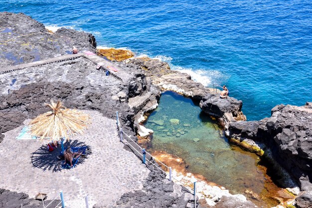 Photo Photo de la vue de la magnifique côte de l'océan