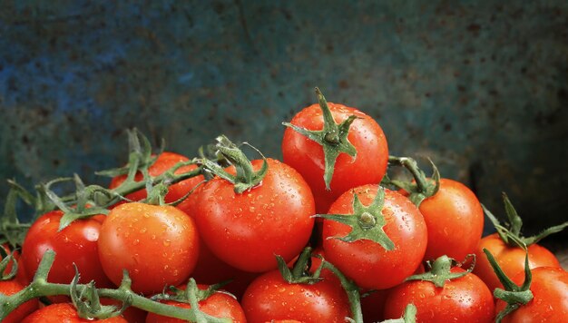 Photo photo publicitaire de tomates fraîches de couleur rouge