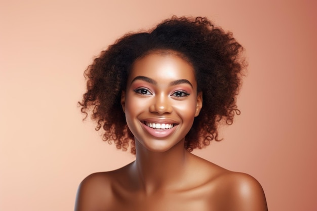 Photo souriant beau visage très mignon d'une fille africaine en forme modèle de soins de la peau