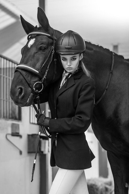 Photo de sport de luxe dans le modèle parfait du club equides et hourse