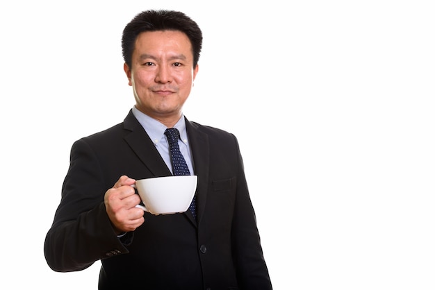 Photo de Studio d'un homme japonais isolé sur fond blanc