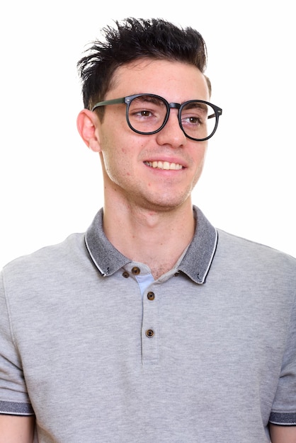 Photo de Studio de jeune bel homme isolé sur fond blanc