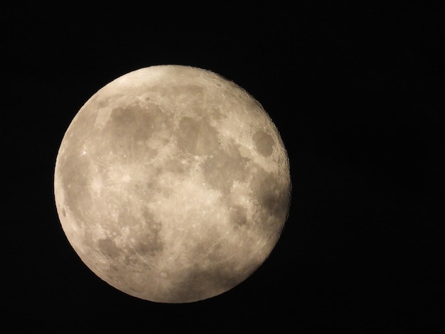 Photo une photo de la surface de la lune prise de la terre avec un appareil photo professionnel