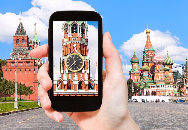 Photo de la tour du Kremlin de Moscou sur la place Rouge