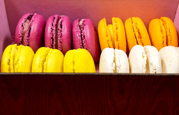 photo vintage de biscuits de macarons colorés français
