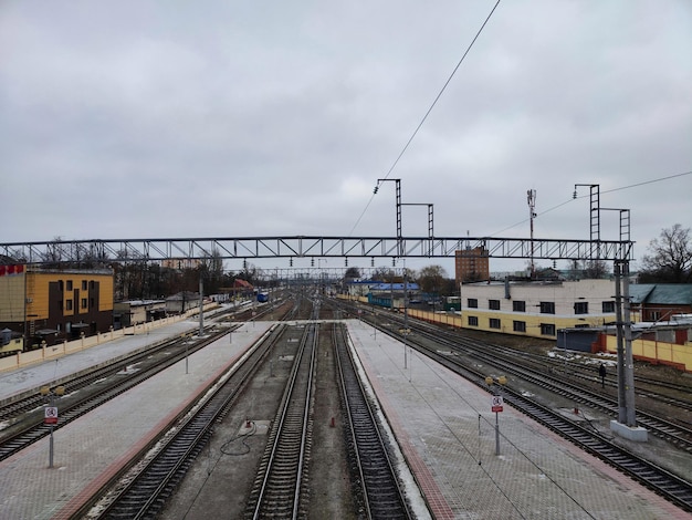 photo vue de dessus des voies ferrées