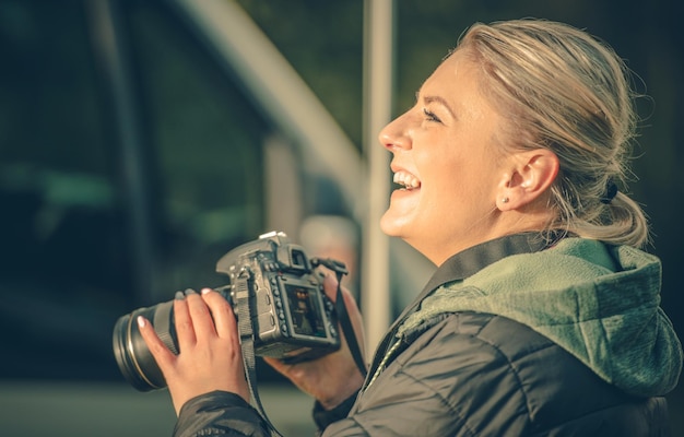 Une photographe heureuse