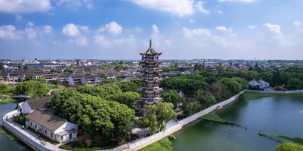 Photographie aérienne de l'ancienne ville de Zhouzhuang en Chine