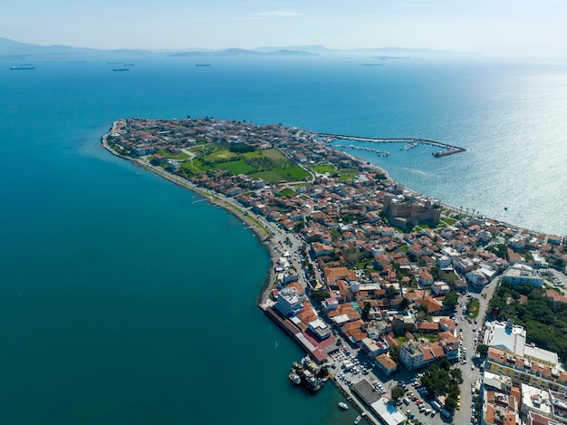 Photographie aérienne des côtes de l'Égée du Nord. Dikili Candarli Izmir Turquie.