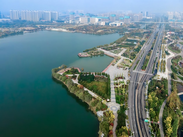 Photographie aérienne du quartier central des affaires du lac Jining Taibai