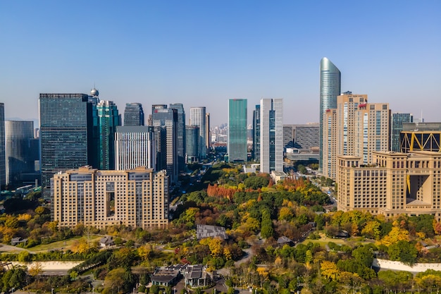 Photographie aérienne de la ligne d'horizon du paysage architectural urbain moderne à Hangzhou, Chine