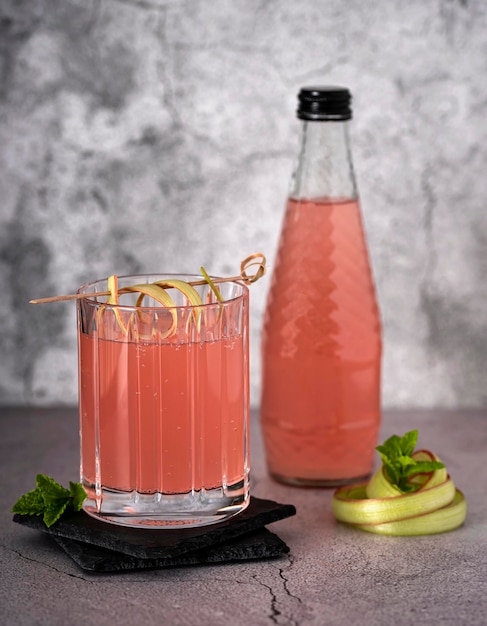 Photographie de boisson rose