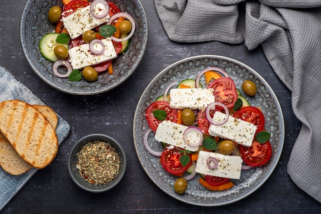 Photographie culinaire de salade grecque