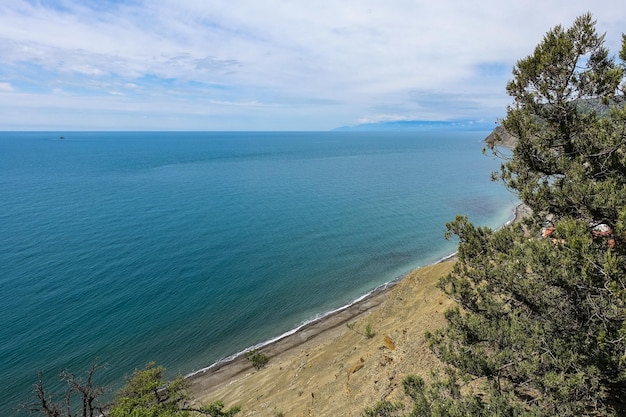 Photos de nature sur le sentier Golitsyn Paysages de la mer Noire et des montagnes dans la verdure Crimée