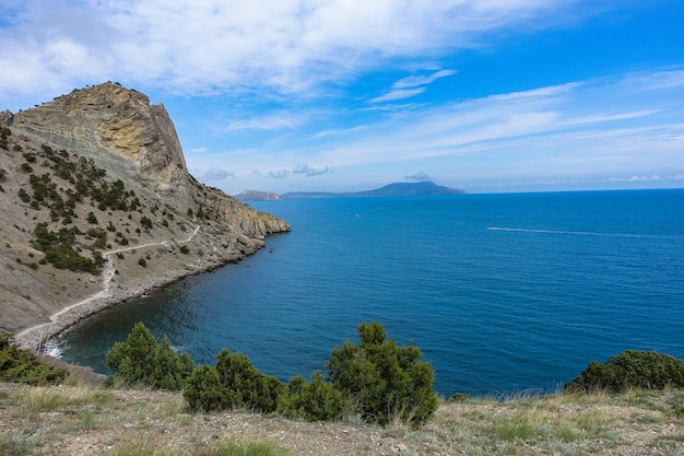 Photos de nature sur le sentier Golitsyn Paysages de la mer Noire et des montagnes dans la verdure Crimée