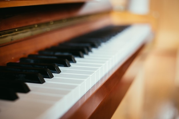 Piano rustique close up photo de touches de piano classique selective focus