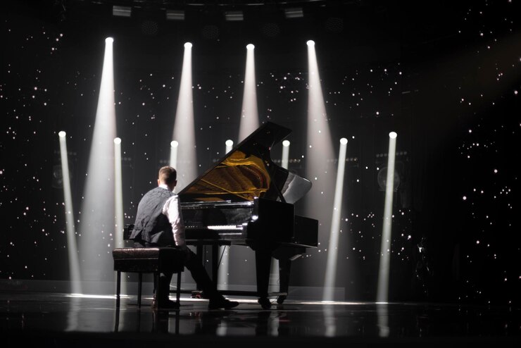 Photo le piano sur scène à l'honneur