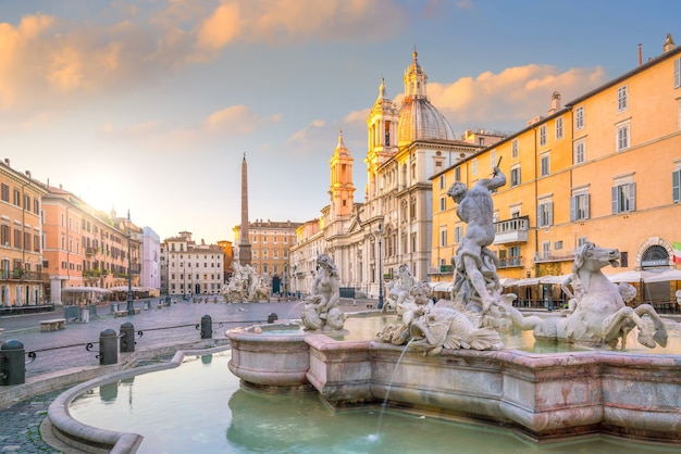 Piazza Navona à Rome, Italie au crépuscule