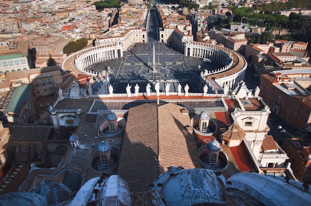 Piazza San Pietro ou place Saint-Pierre, Vatican, Rome, Italie.