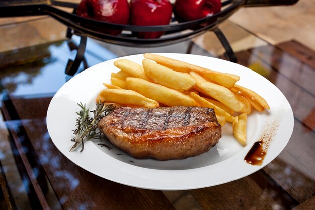 Photo picanha avec frites, bbq brésilien