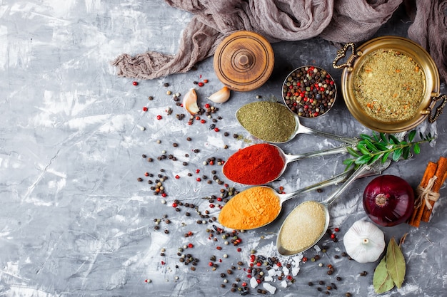 Épices et condiments pour la nourriture