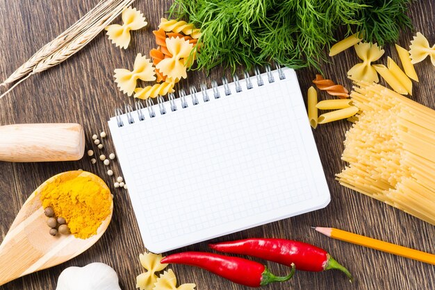 Épices et légumes autour du cahier