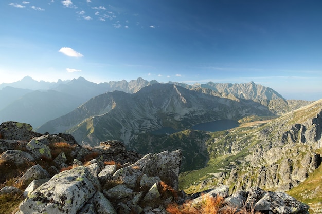 Pics dans les montagnes Tatra au lever du soleil