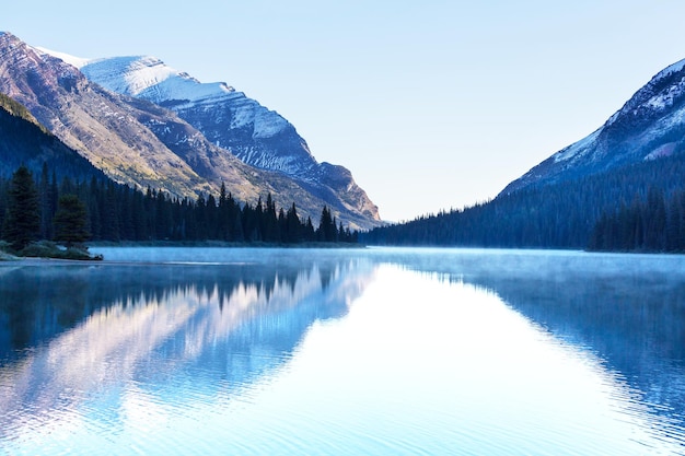 Pics Rocheux Pittoresques Du Parc National Des Glaciers, Montana, états-unis