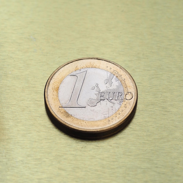 Pièce de 1 euro Union européenne sur fond d'or