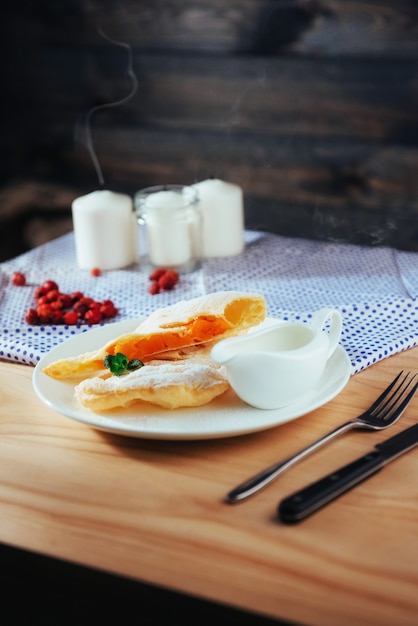 Photo pièce de strudel de potiron fraîchement cuit