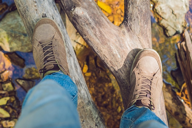 Pieds de randonnée, randonnée, voyageur, seul, extérieur, nature sauvage, mode de vie, voyage, extrême, survie